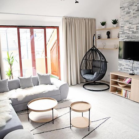 Cozy Modern Apartment In The Old Town - Hlavna Street Кошице Екстериор снимка