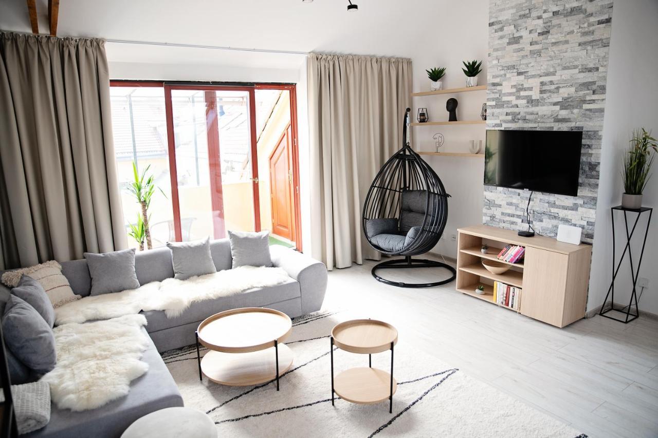Cozy Modern Apartment In The Old Town - Hlavna Street Кошице Екстериор снимка