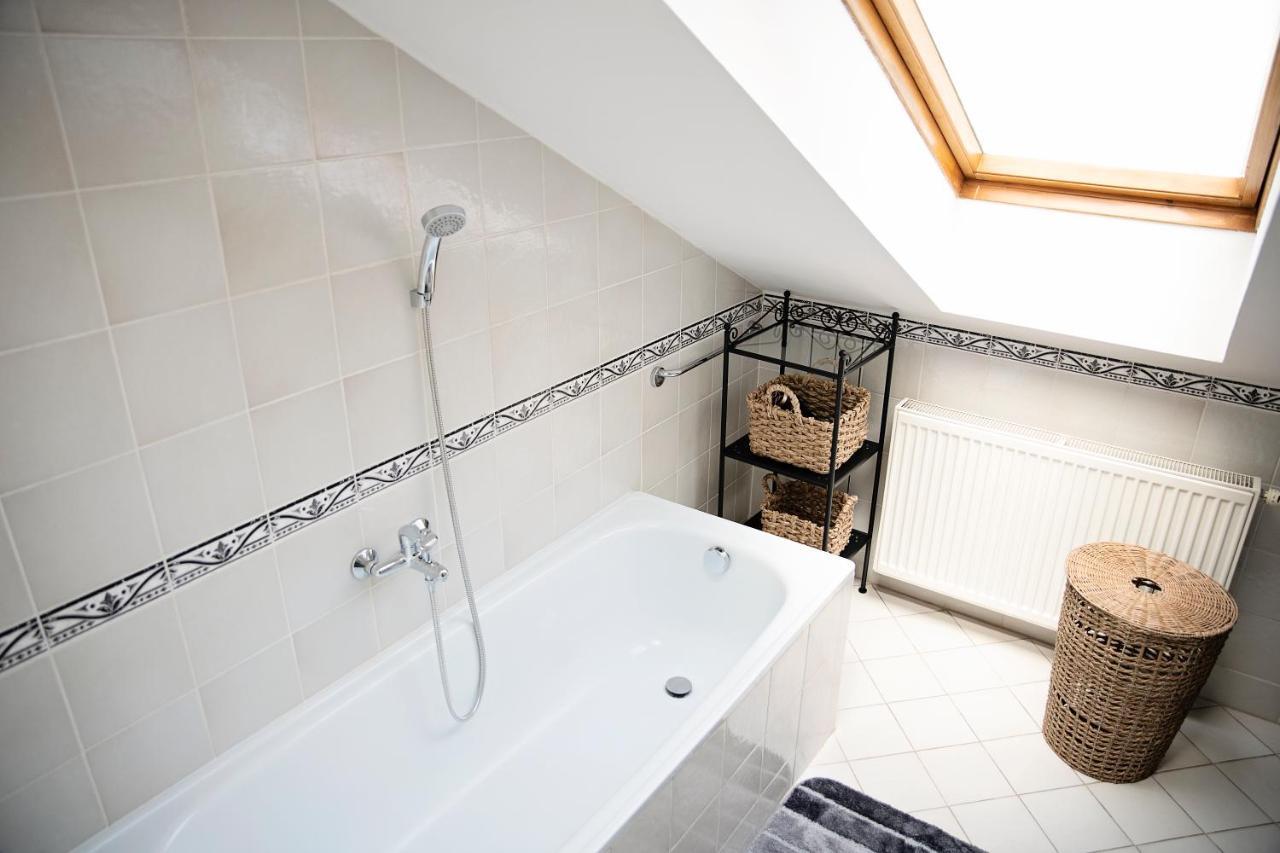 Cozy Modern Apartment In The Old Town - Hlavna Street Кошице Екстериор снимка